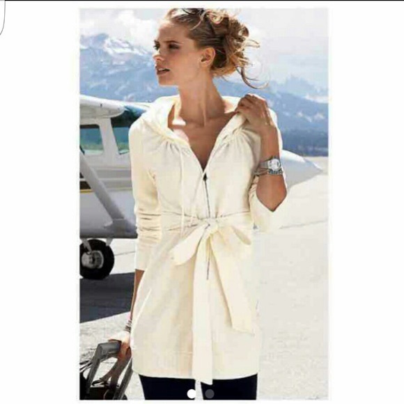 Victoria's Secret Tops - VS Tunic Long Sweatshirt Lush & Plush Cream Small